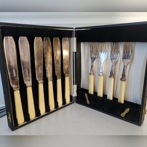 Vintage 10-pc Fork & Fish Knives Set & Case Silver Plated James Dixon Sheffield